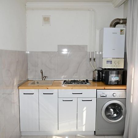 Cozy Apartment Near To The Metro H Kochar 19 Ereván Exterior foto