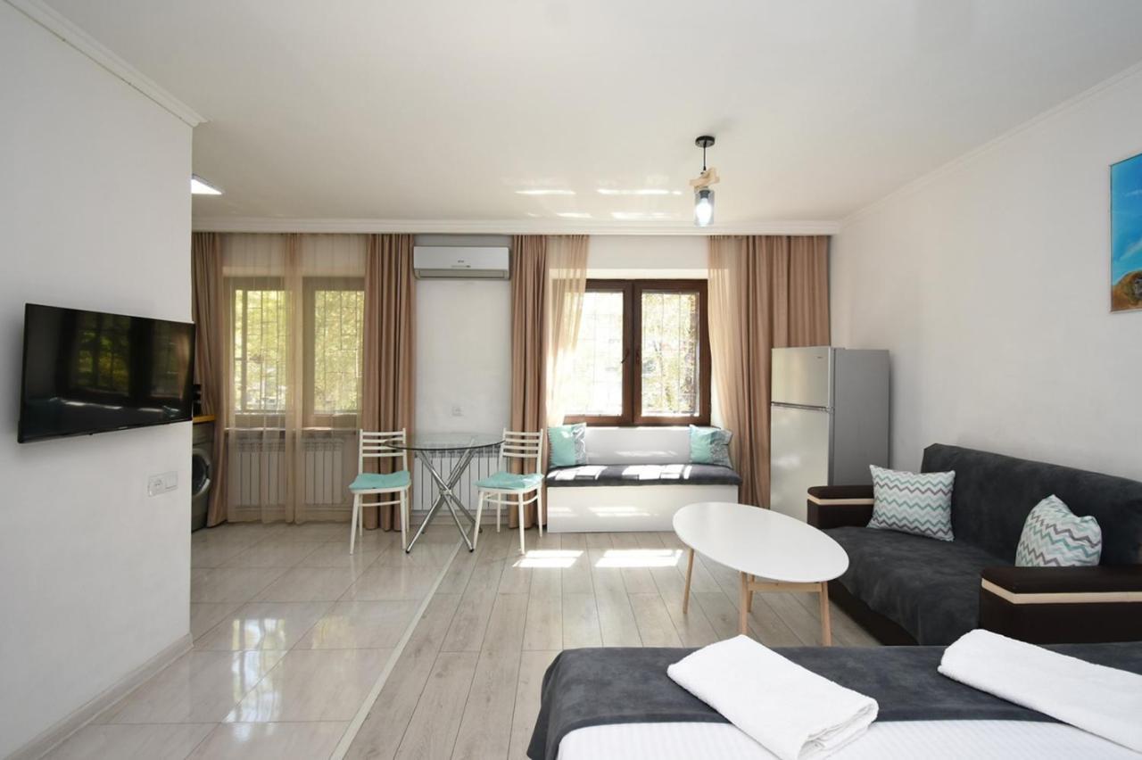 Cozy Apartment Near To The Metro H Kochar 19 Ereván Exterior foto