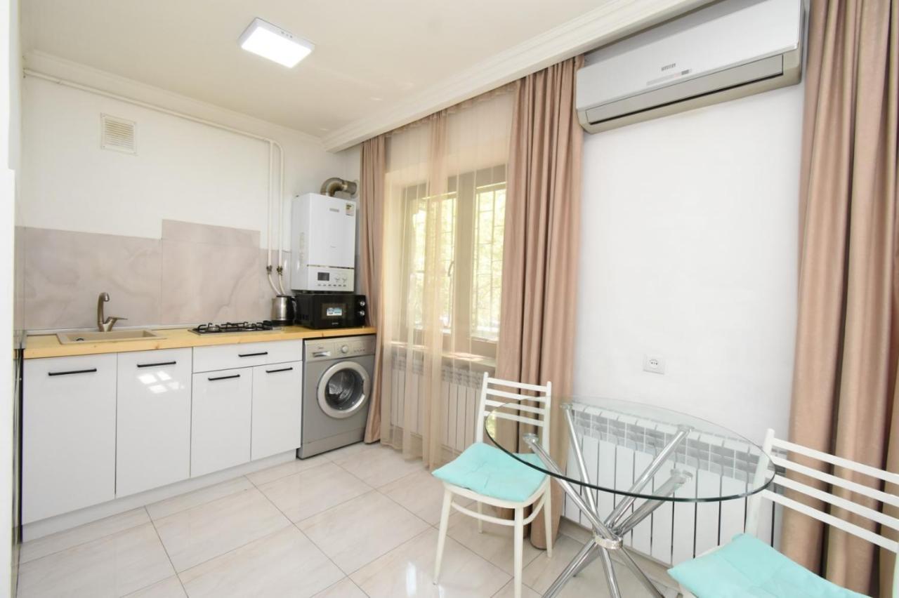 Cozy Apartment Near To The Metro H Kochar 19 Ereván Exterior foto