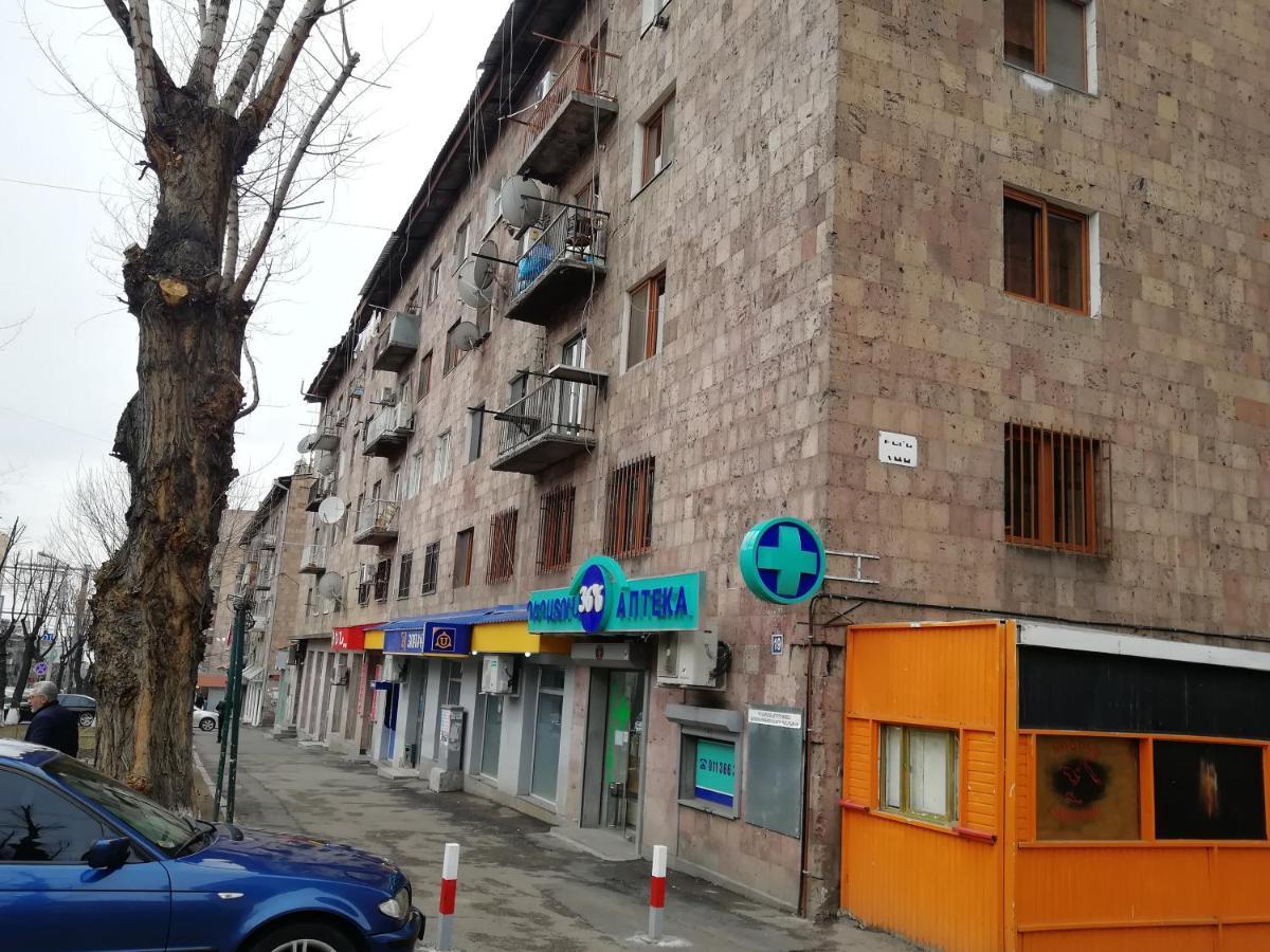 Cozy Apartment Near To The Metro H Kochar 19 Ereván Exterior foto